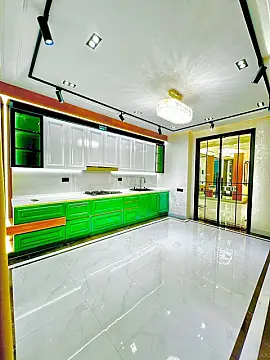 Satılır 4 otaqlı mənzil 186 m²