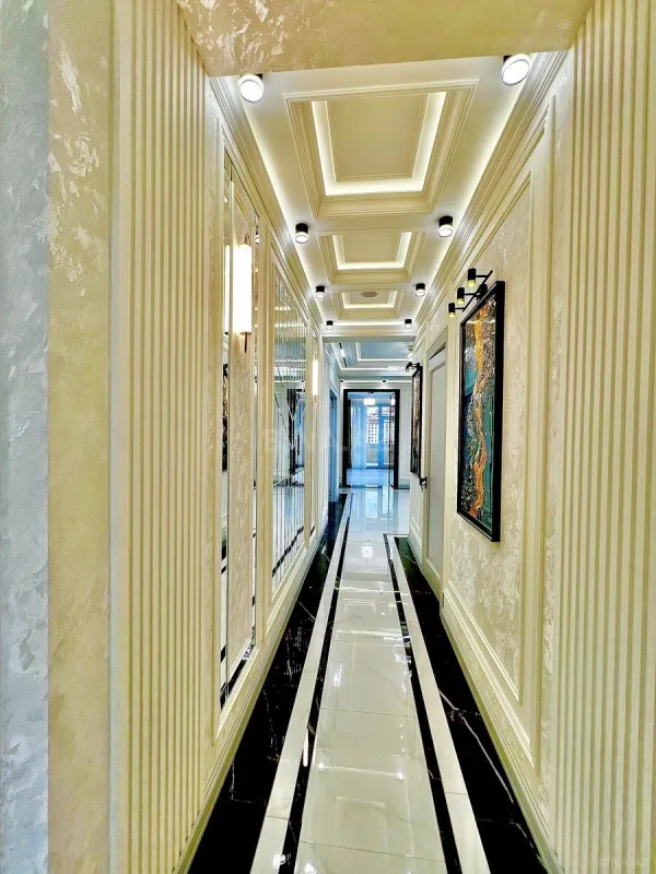 Satılır 4 otaqlı mənzil 186 m²