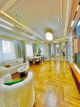 Satılır 4 otaqlı mənzil 186 m²