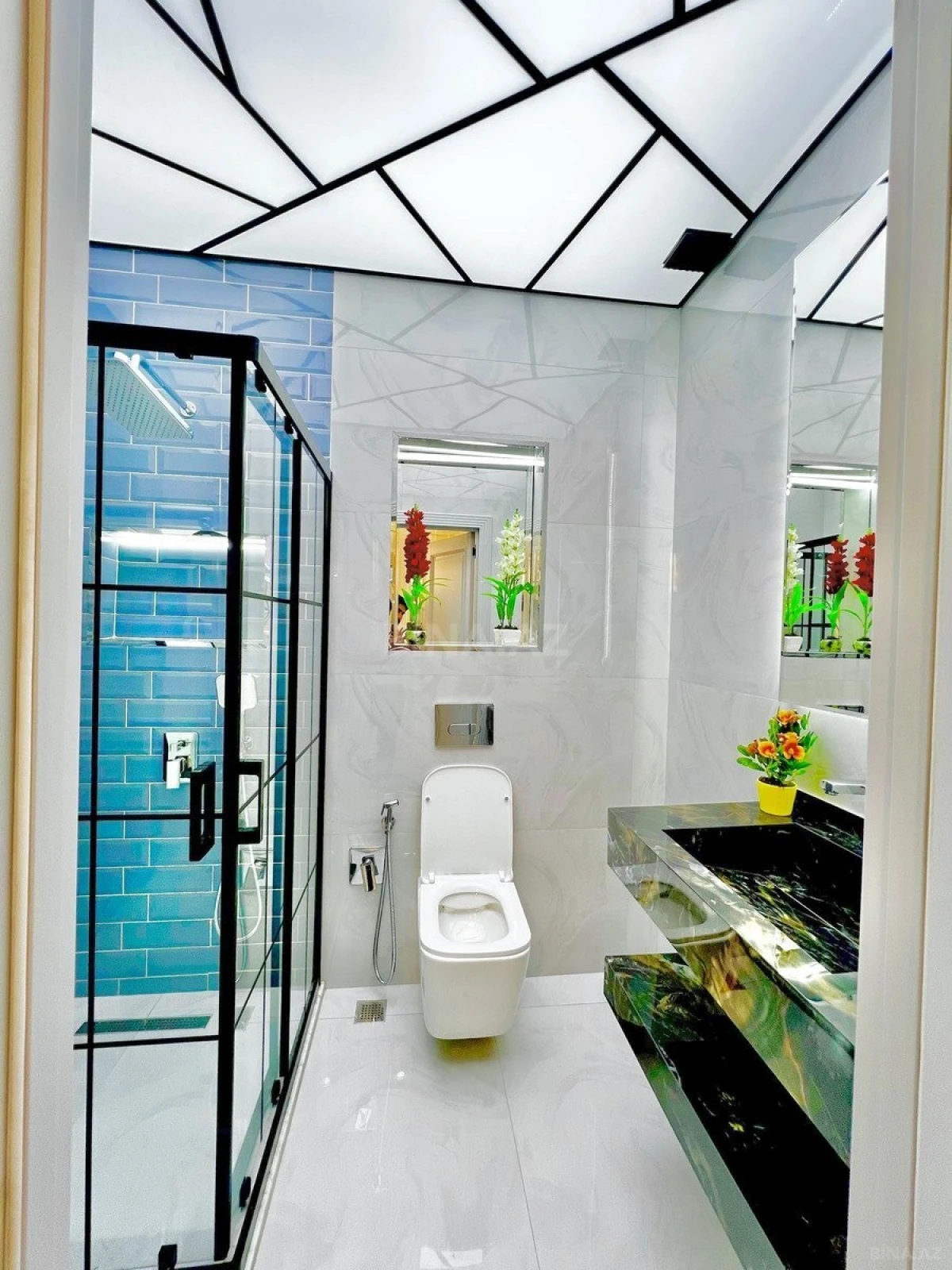 Satılır 4 otaqlı mənzil 186 m²