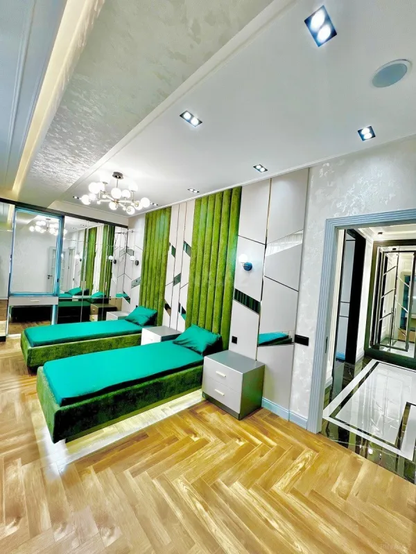 Satılır 4 otaqlı mənzil 186 m²