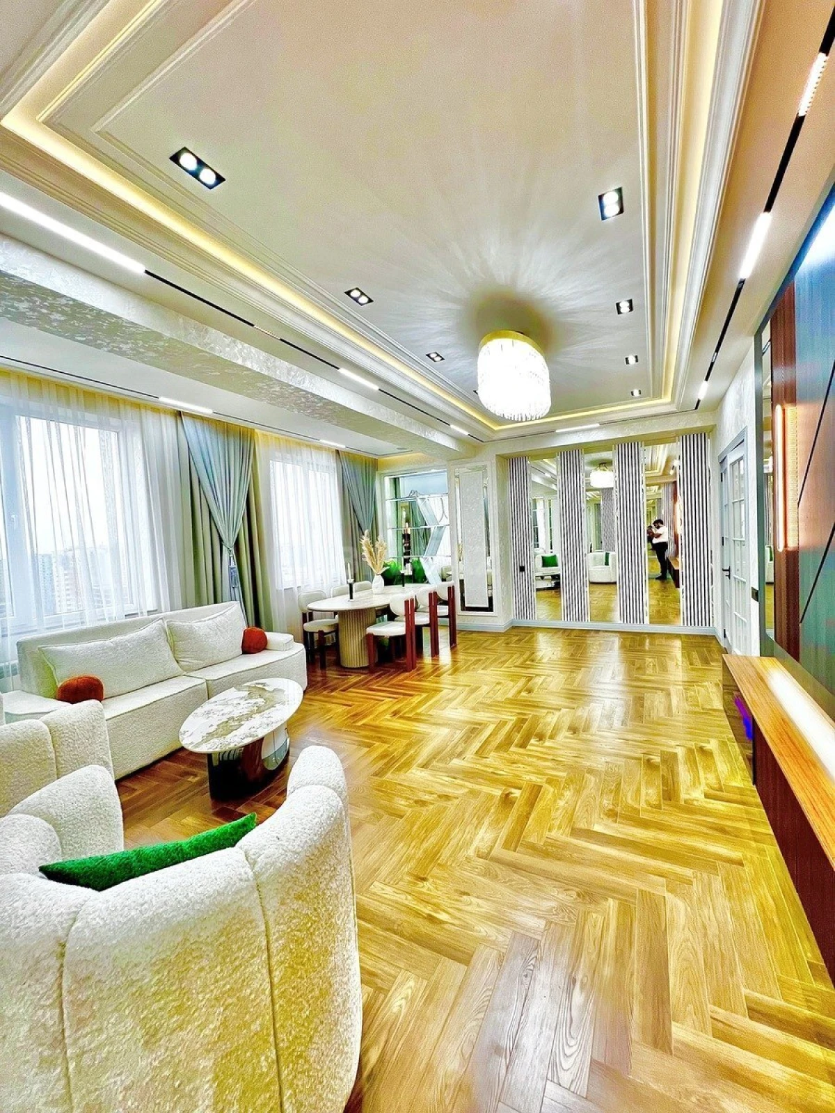 Satılır 4 otaqlı mənzil 186 m²