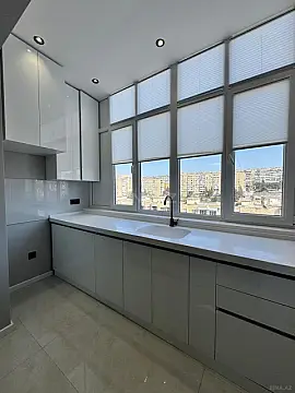 Satılır 2 otaqlı mənzil 58 m²