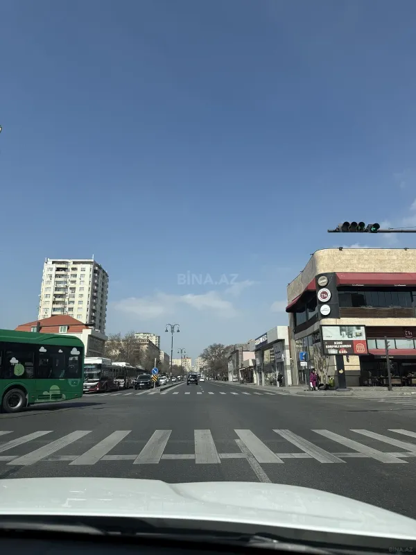 Satılır obyekt 330 m²