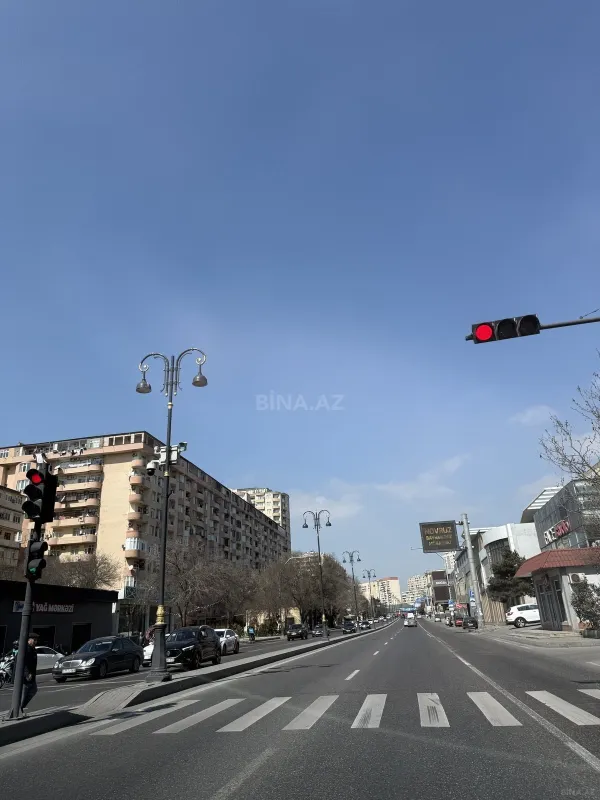 Satılır obyekt 330 m²