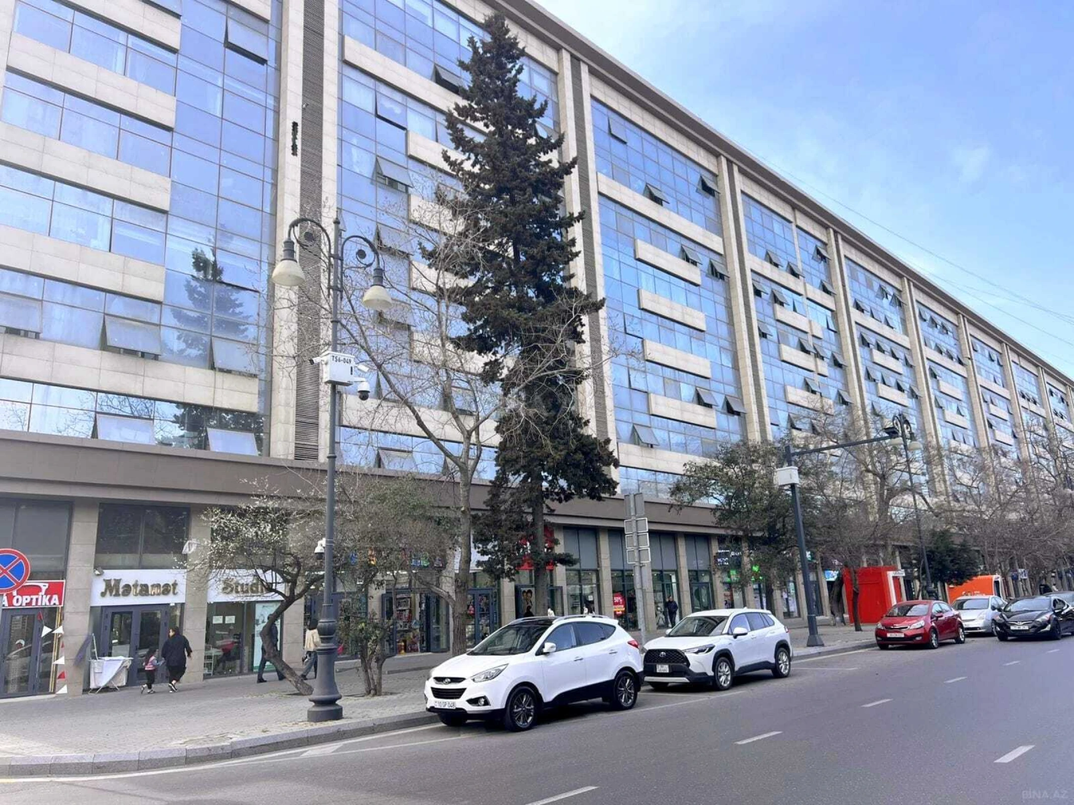 Satılır 2 otaqlı mənzil 67 m²