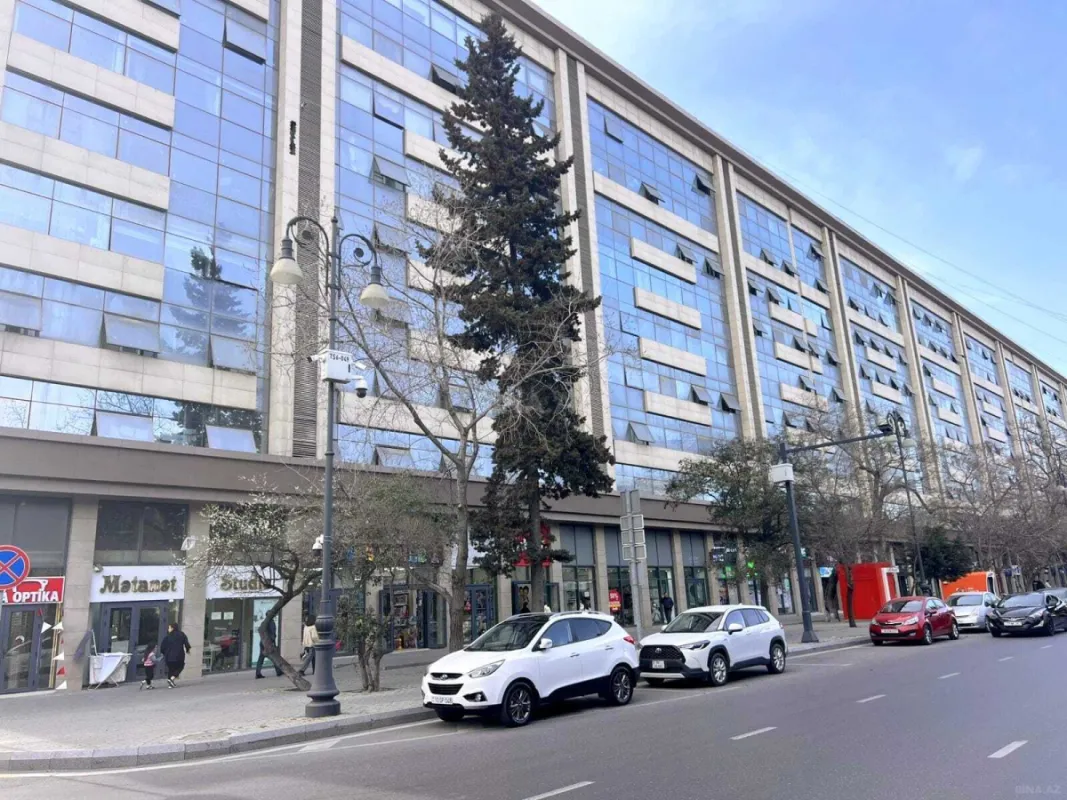 Satılır 2 otaqlı mənzil 67 m²
