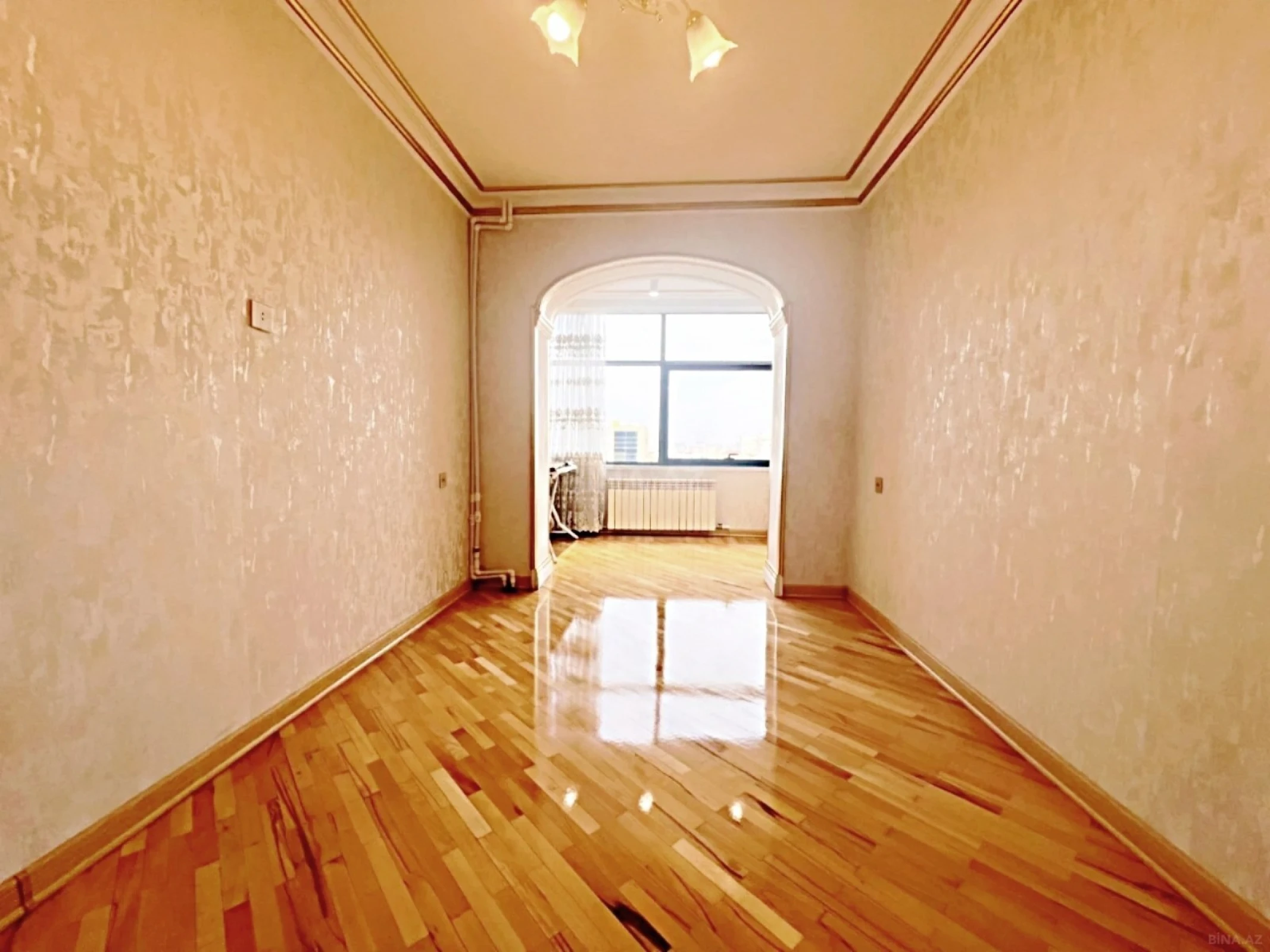 Satılır 2 otaqlı mənzil 67 m²