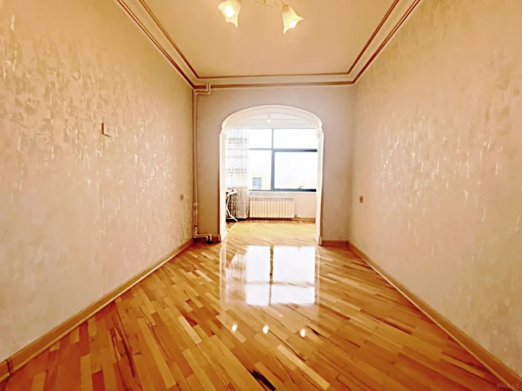 Satılır 2 otaqlı mənzil 67 m²