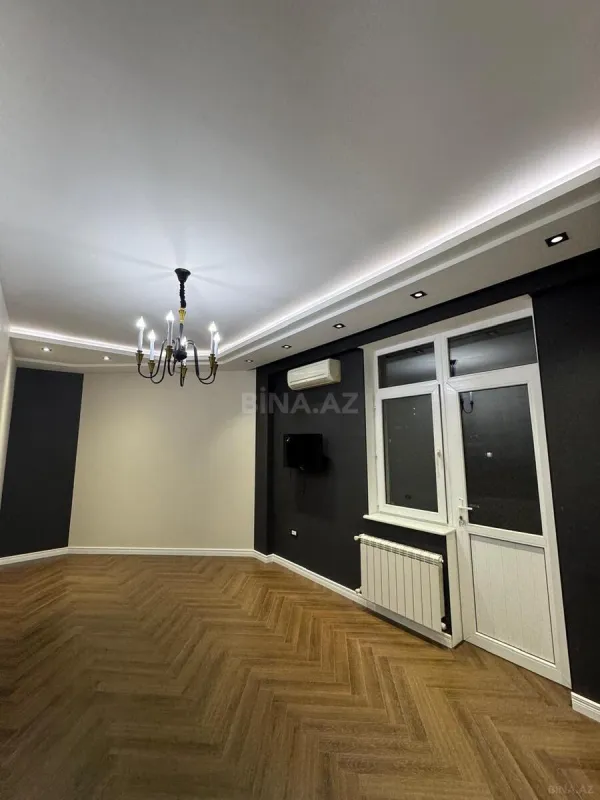 Satılır 3 otaqlı mənzil 155 m²