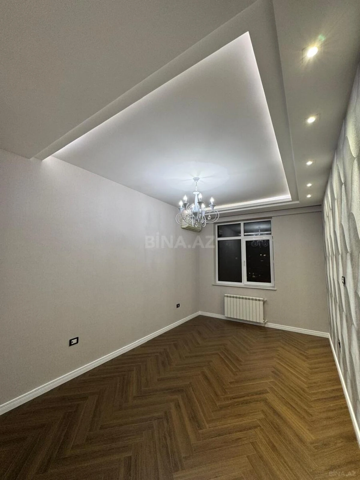 Satılır 3 otaqlı mənzil 155 m²