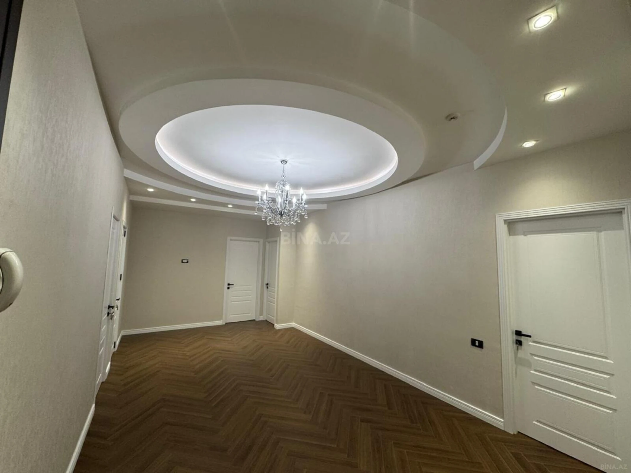 Satılır 3 otaqlı mənzil 155 m²