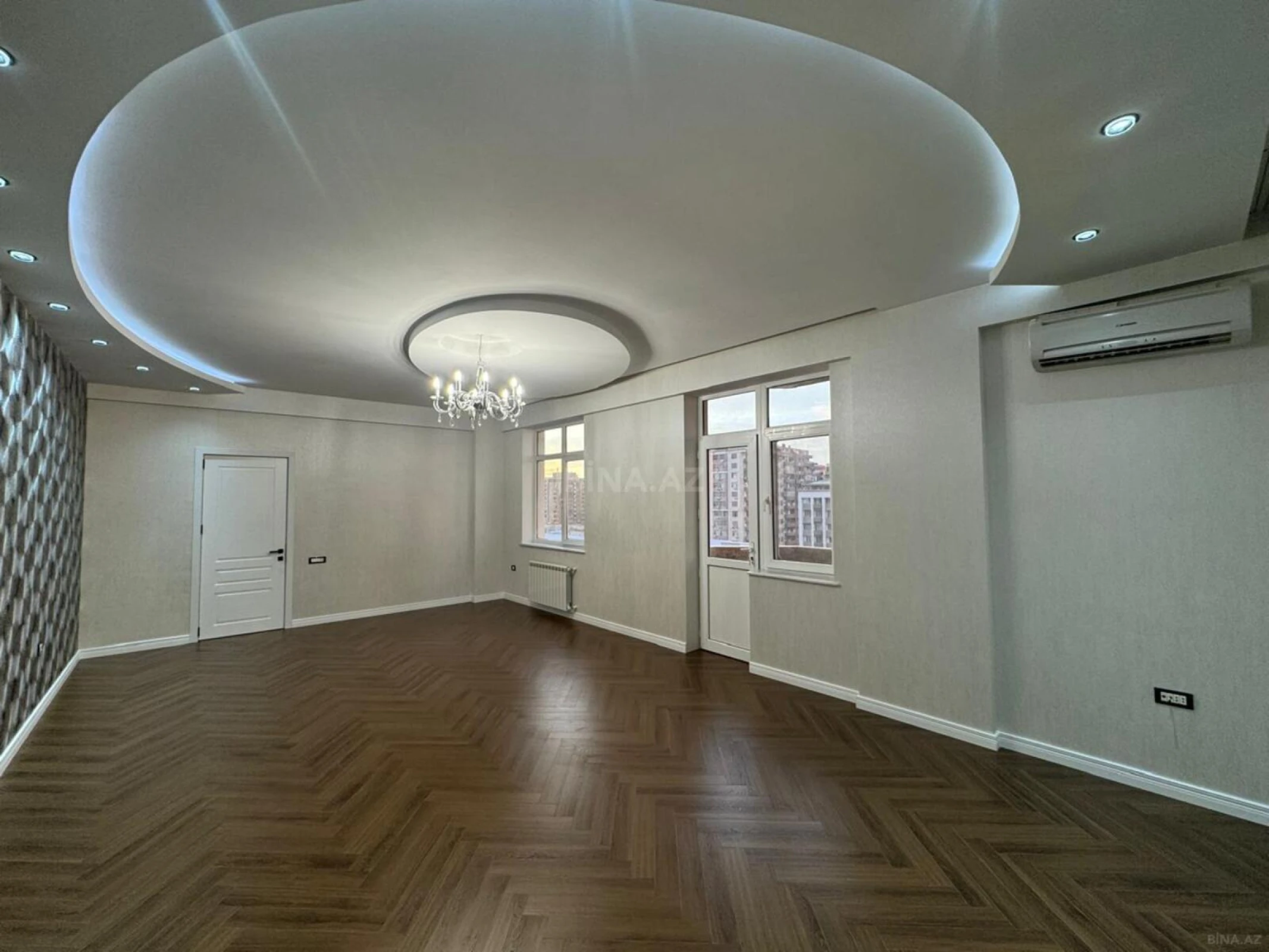Satılır 3 otaqlı mənzil 155 m²