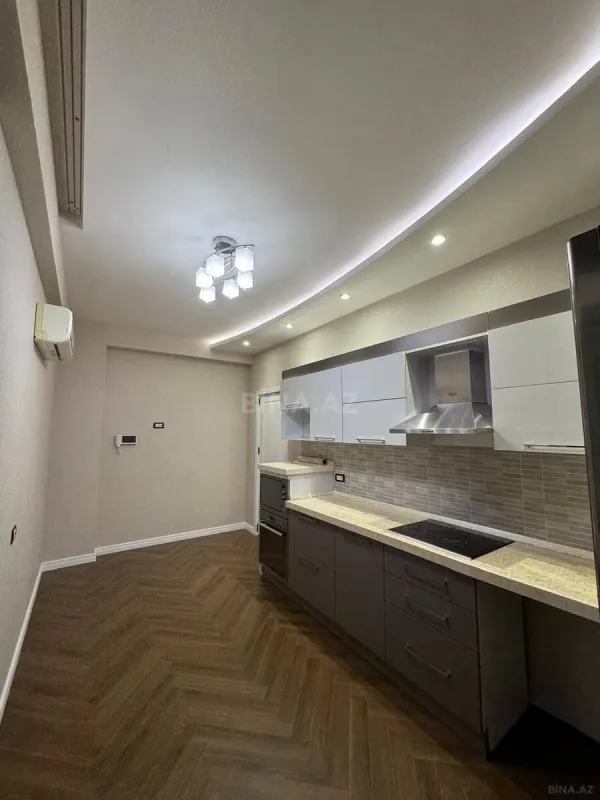 Satılır 3 otaqlı mənzil 155 m²