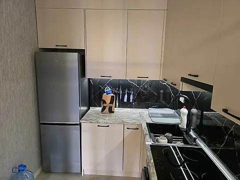 Kirayə verilir 2 otaqlı mənzil 80 m²