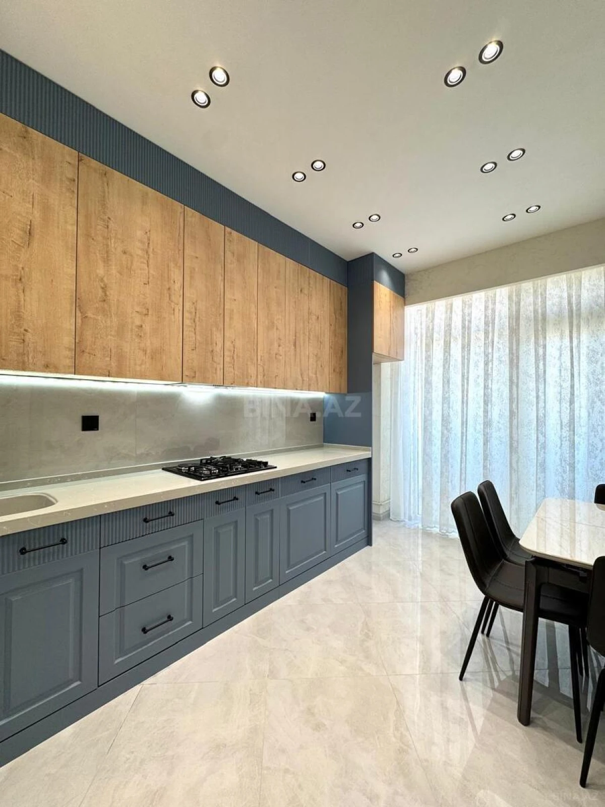 Satılır 2 otaqlı mənzil 83 m²