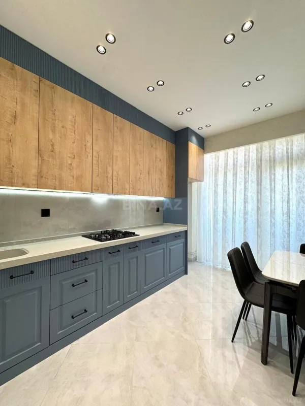 Satılır 2 otaqlı mənzil 83 m²