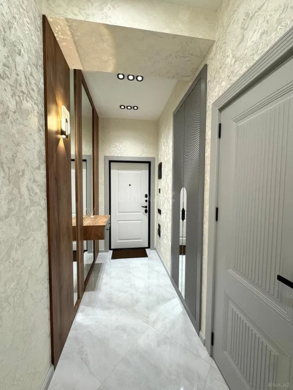 Satılır 2 otaqlı mənzil 83 m²