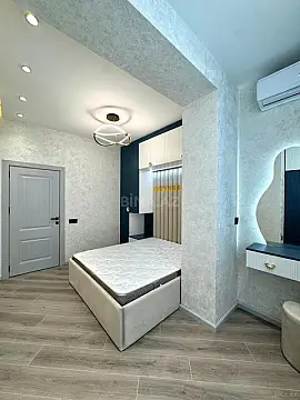 Satılır 2 otaqlı mənzil 83 m²
