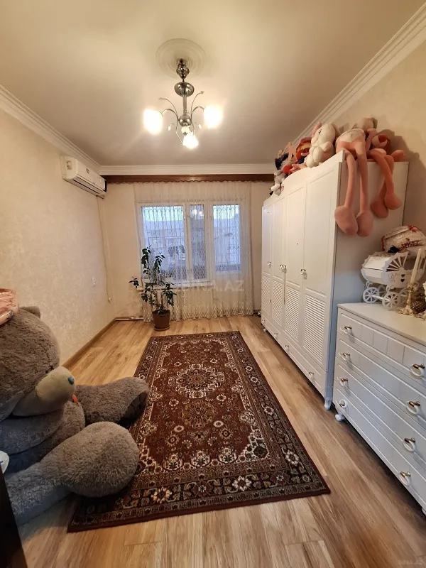 Satılır 4 otaqlı mənzil 80 m²