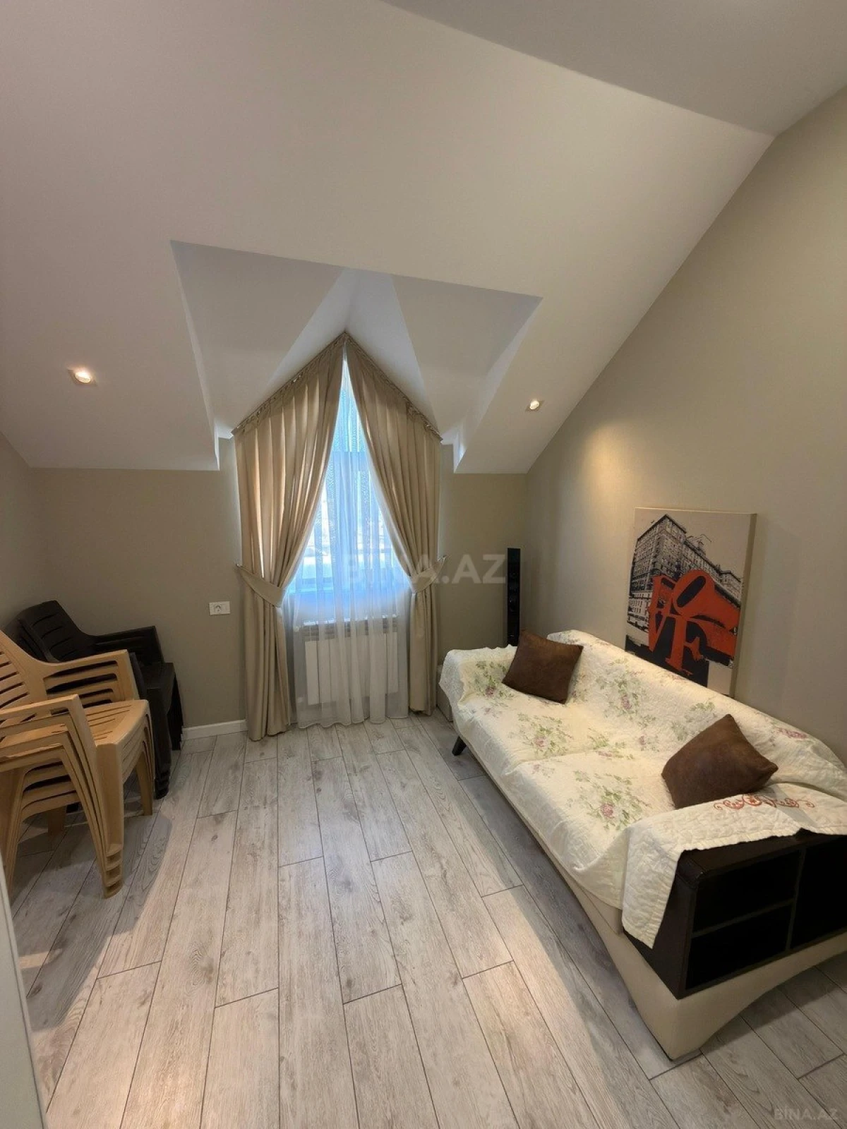 Satılır 4 otaqlı həyət evi 200 m²