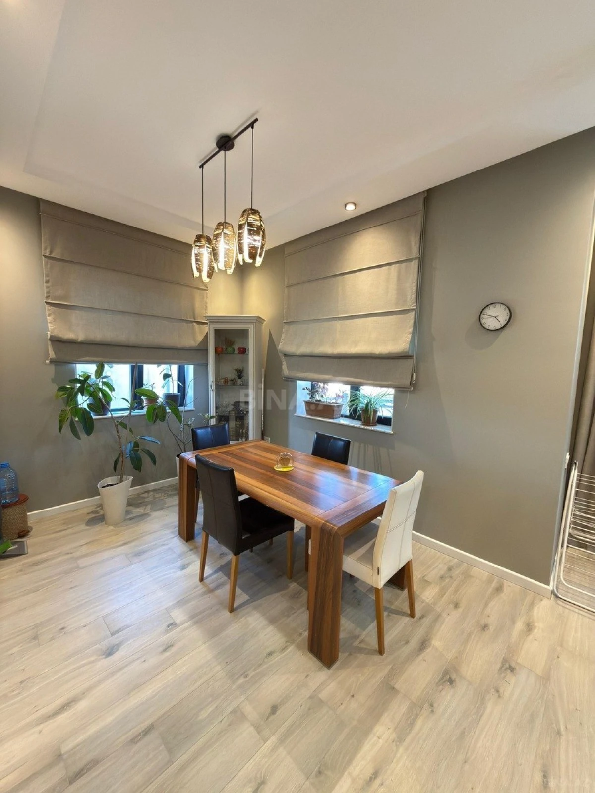 Satılır 4 otaqlı həyət evi 200 m²