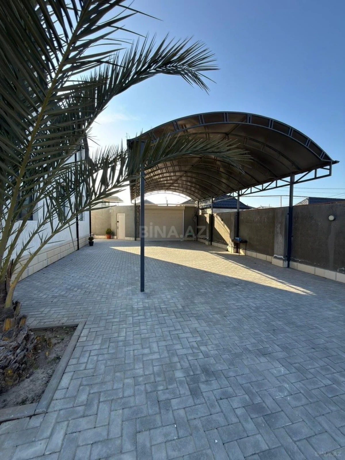 Satılır 4 otaqlı həyət evi 200 m²