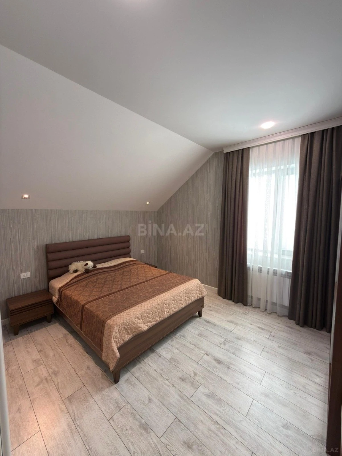 Satılır 4 otaqlı həyət evi 200 m²