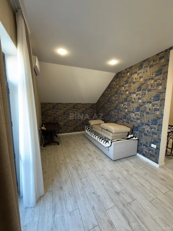 Satılır 4 otaqlı həyət evi 200 m²
