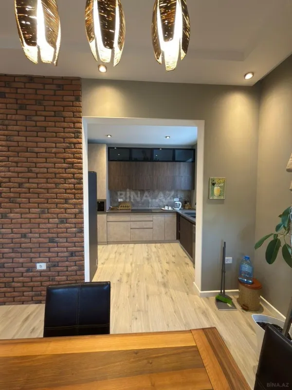 Satılır 4 otaqlı həyət evi 200 m²