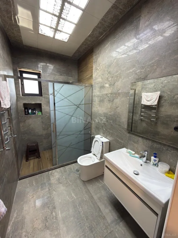 Satılır 4 otaqlı həyət evi 200 m²