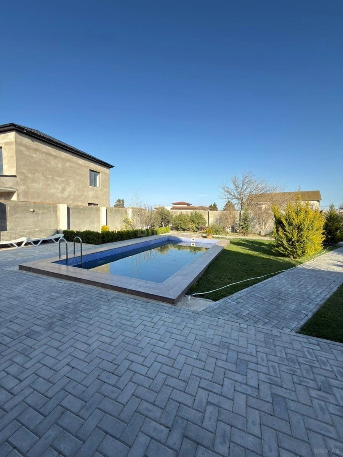 Satılır 4 otaqlı həyət evi 200 m²