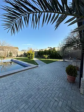 Satılır 4 otaqlı həyət evi 200 m²