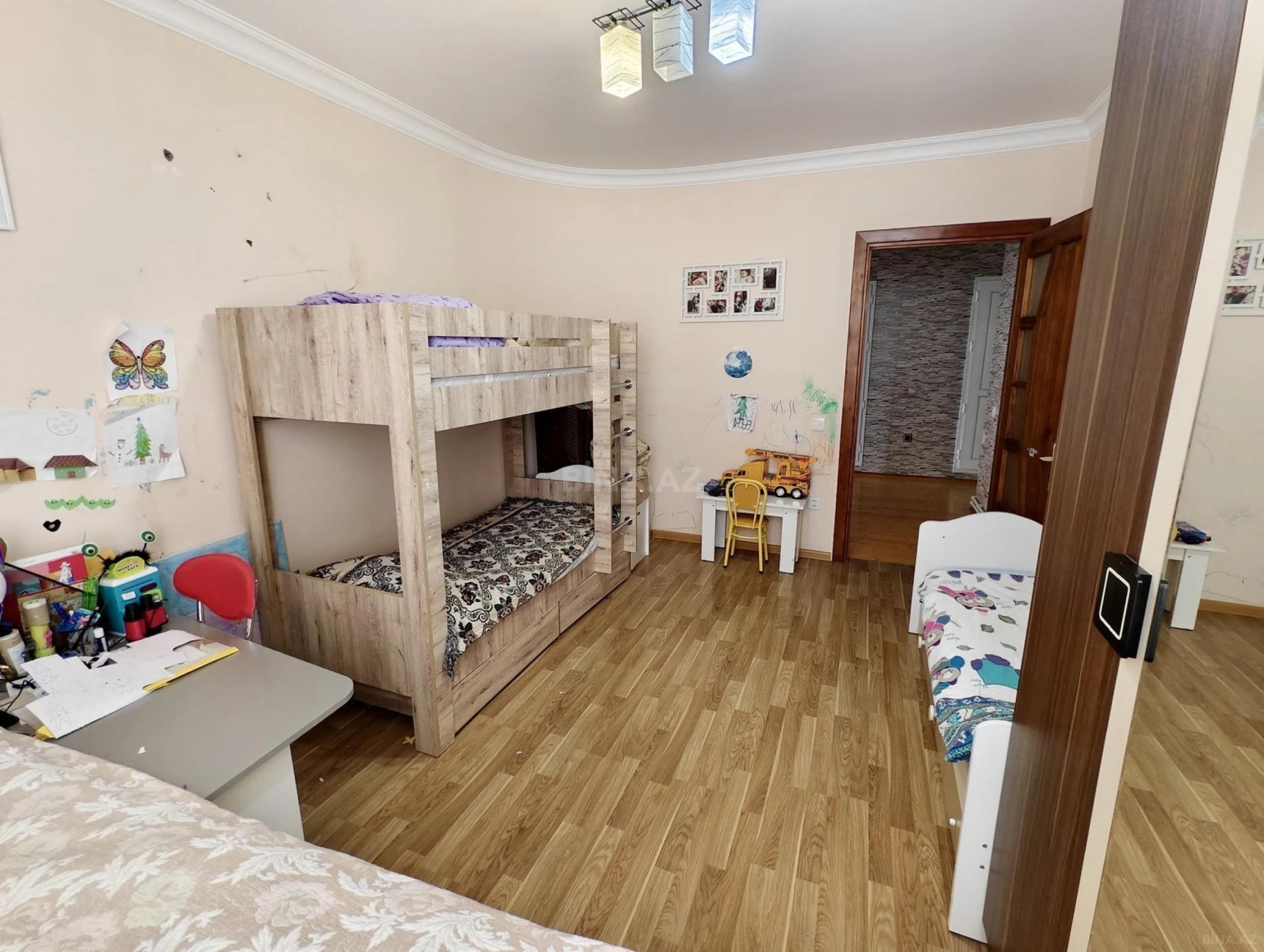 Satılır 3 otaqlı mənzil 90 m²