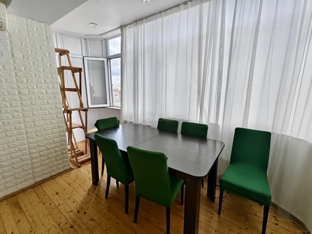 Satılır 3 otaqlı mənzil 90 m²