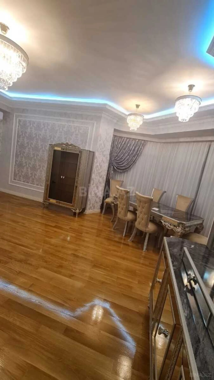 Kirayə verilir 2 otaqlı mənzil 115 m²