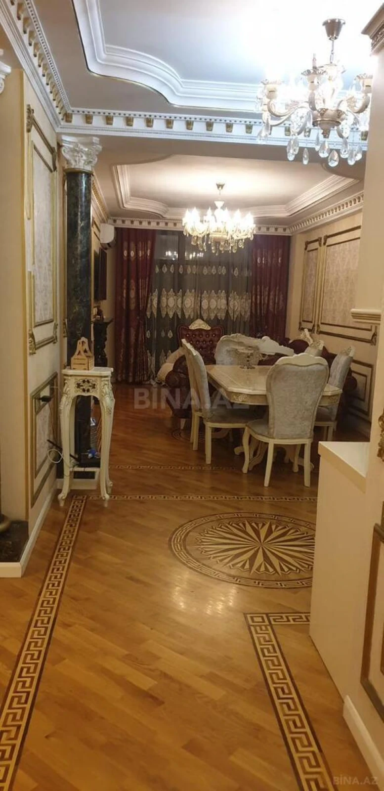Satılır 4 otaqlı mənzil 150 m²