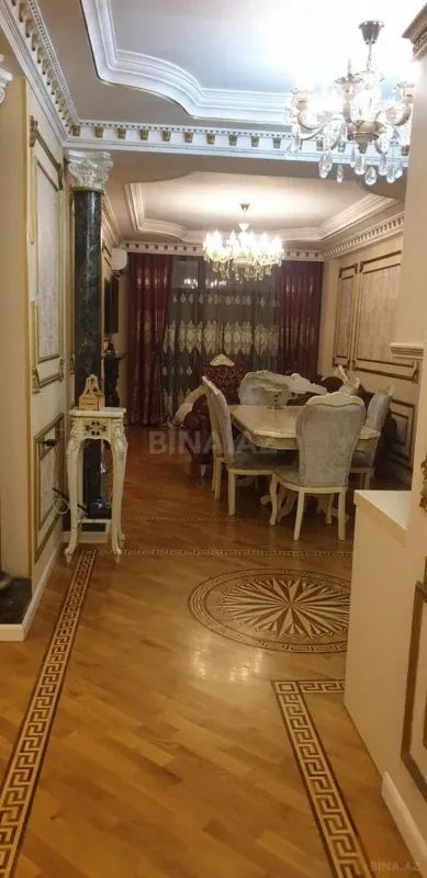 Satılır 4 otaqlı mənzil 150 m²