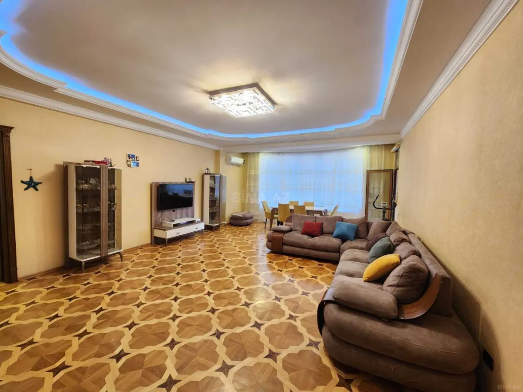 Kirayə verilir 3 otaqlı mənzil 150 m²