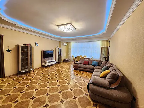 Kirayə verilir 3 otaqlı mənzil 150 m² — Bakı 3 otaq 150.00 m²