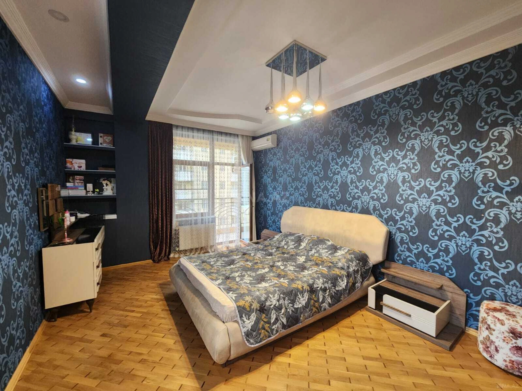 Kirayə verilir 3 otaqlı mənzil 150 m²
