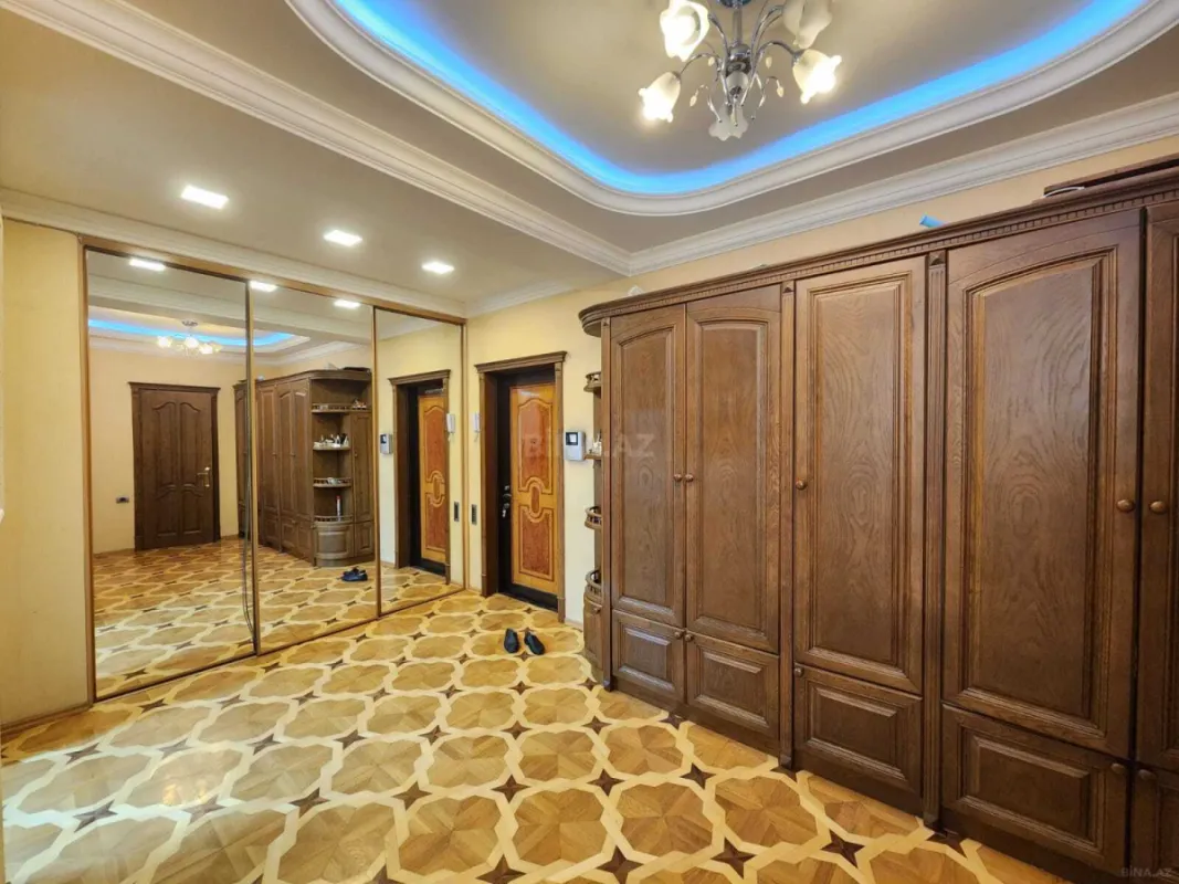 Kirayə verilir 3 otaqlı mənzil 150 m²