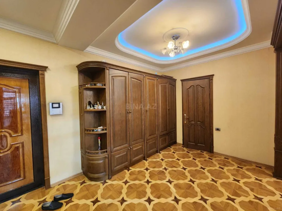 Kirayə verilir 3 otaqlı mənzil 150 m²