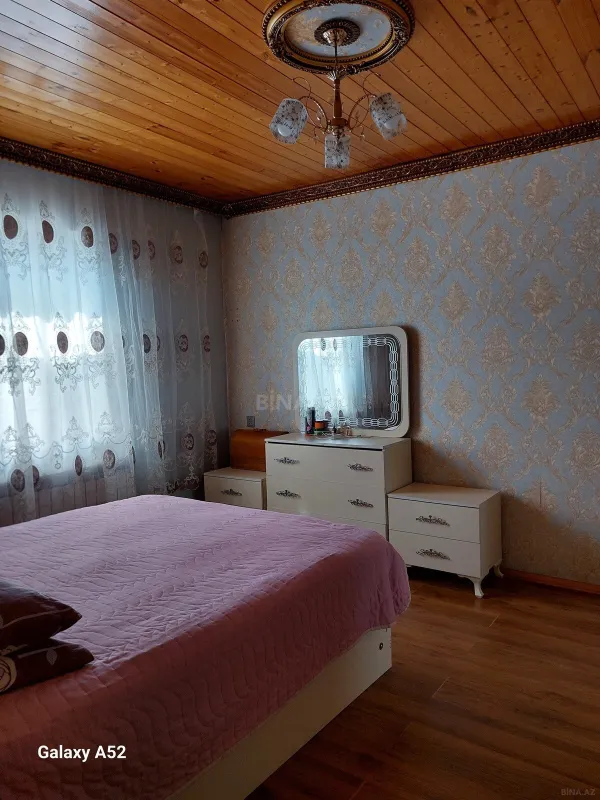 Satılır 4 otaqlı həyət evi 130 m²