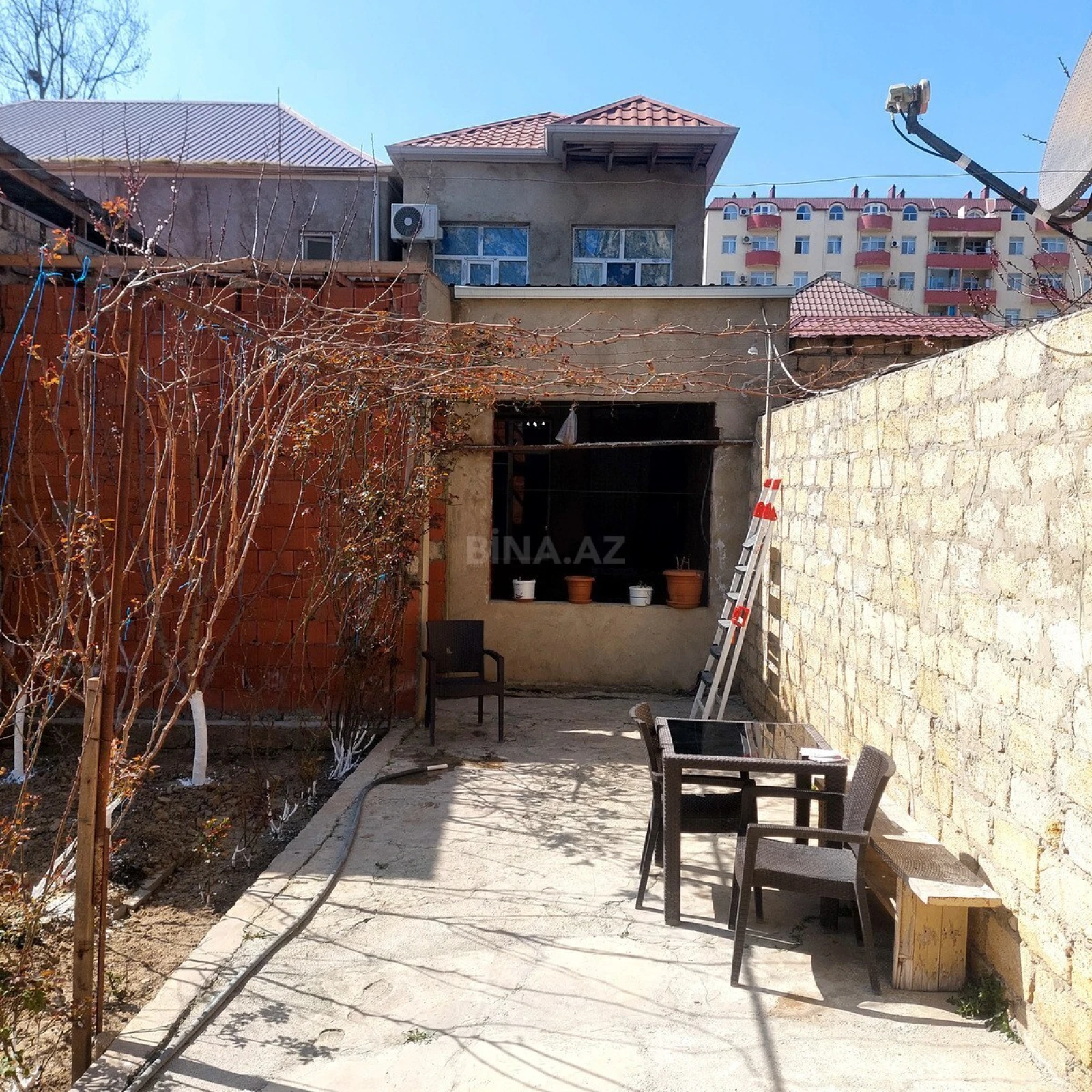 Satılır 5 otaqlı həyət evi 220 m²