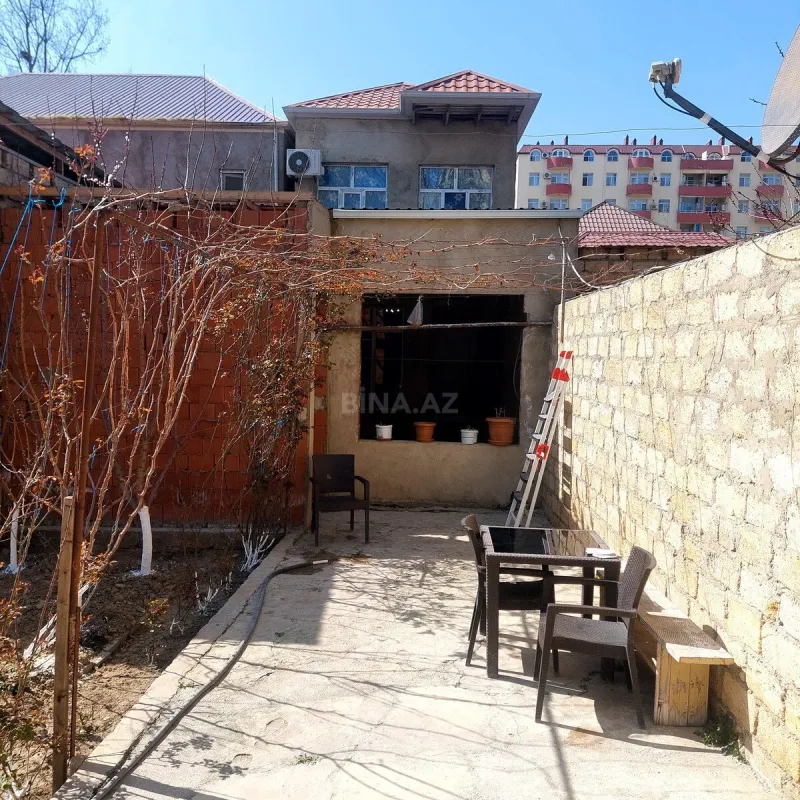 Satılır 5 otaqlı həyət evi 220 m²