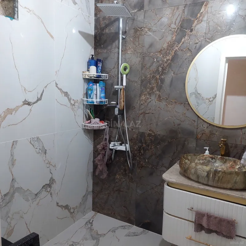 Satılır 5 otaqlı həyət evi 220 m²