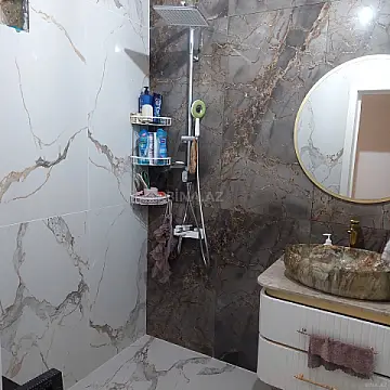 Satılır 5 otaqlı həyət evi 220 m²
