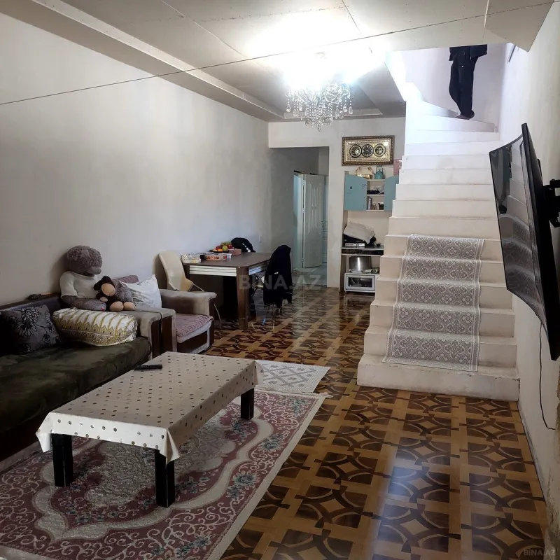 Satılır 5 otaqlı həyət evi 220 m²