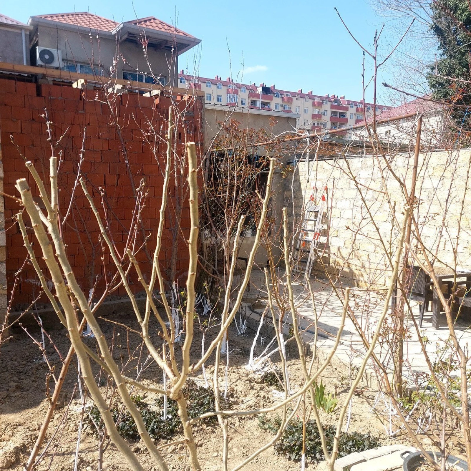 Satılır 5 otaqlı həyət evi 220 m²